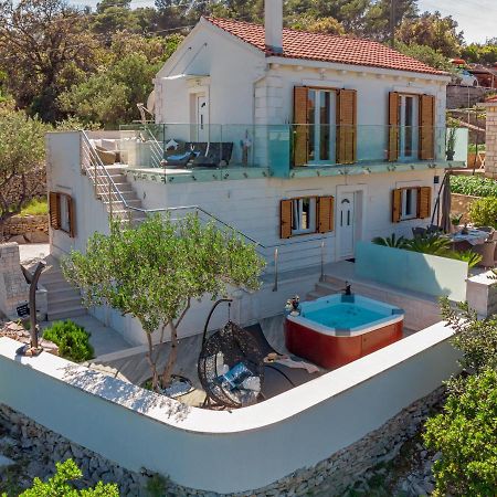 Uniquely Designed Villa Ivana With Outdoor Jacuzzi Nearby The Pebble Banje Beach At The Island Of Solta Rogac Ngoại thất bức ảnh