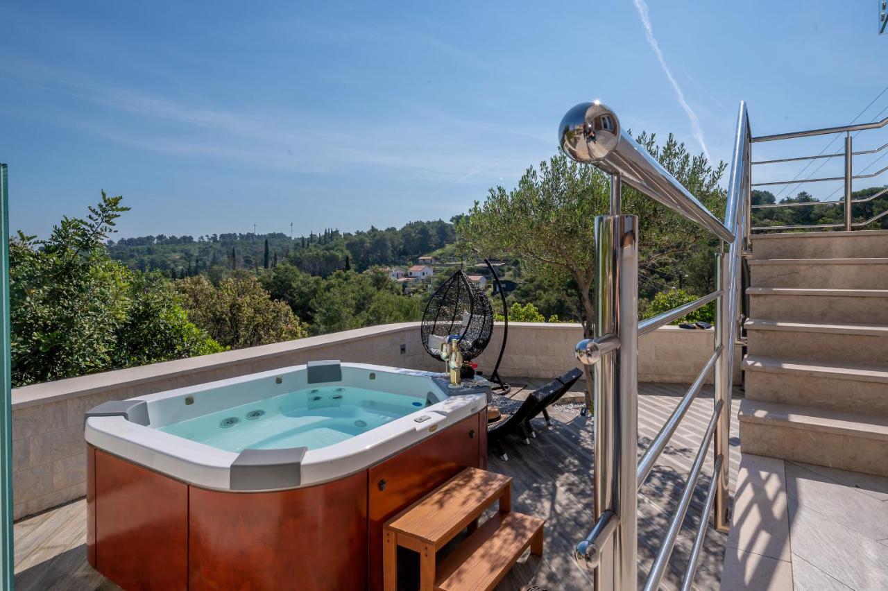Uniquely Designed Villa Ivana With Outdoor Jacuzzi Nearby The Pebble Banje Beach At The Island Of Solta Rogac Ngoại thất bức ảnh