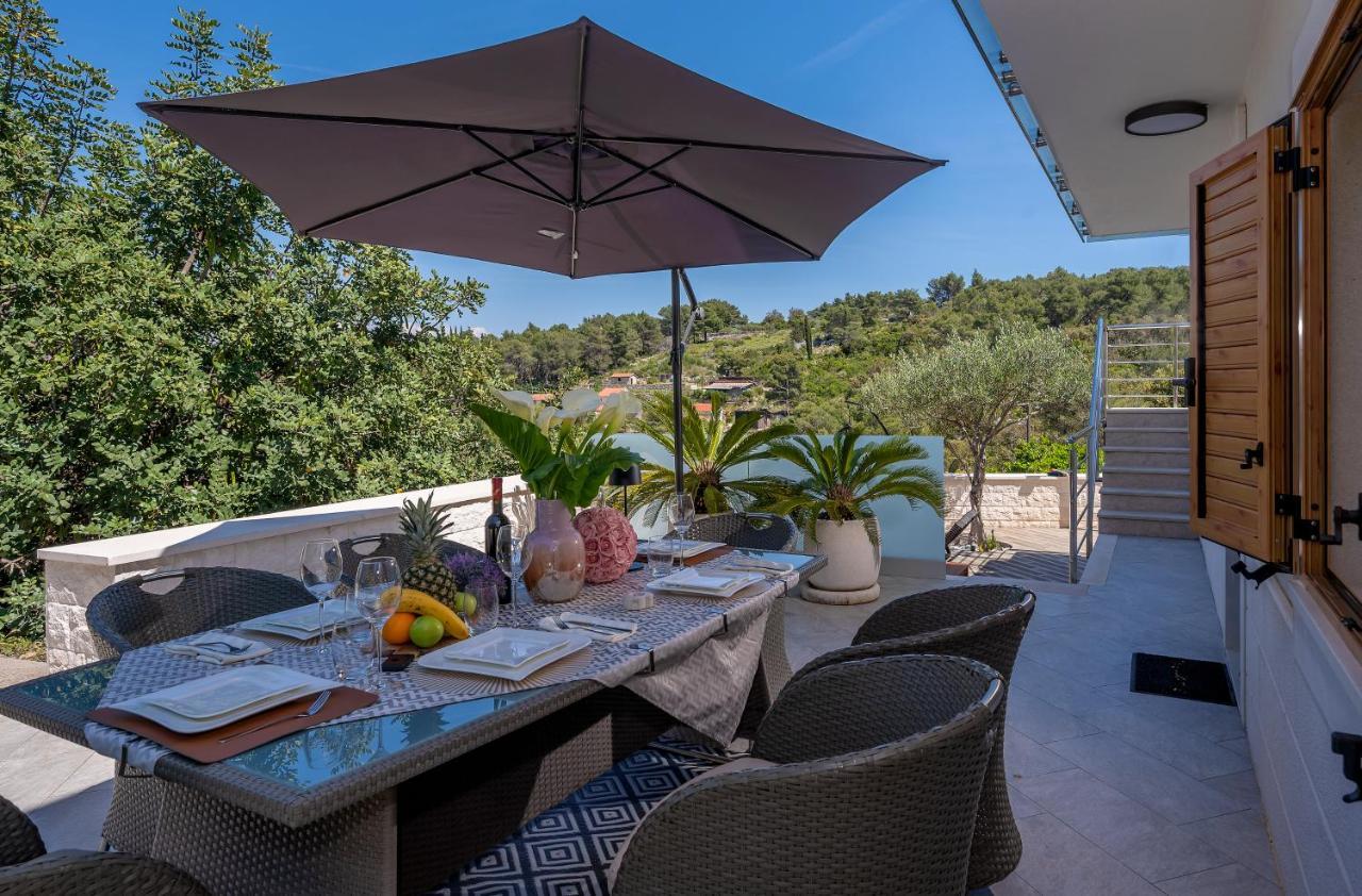 Uniquely Designed Villa Ivana With Outdoor Jacuzzi Nearby The Pebble Banje Beach At The Island Of Solta Rogac Ngoại thất bức ảnh