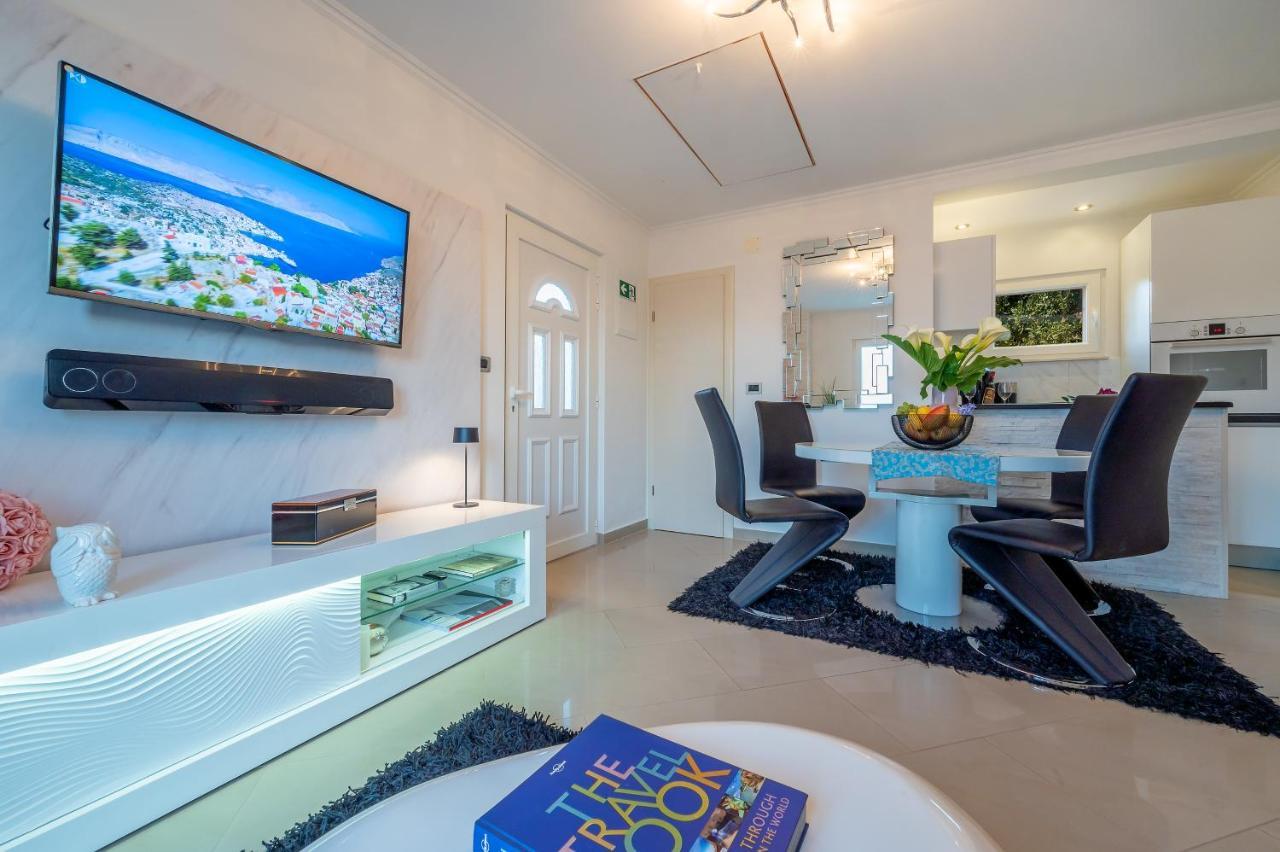 Uniquely Designed Villa Ivana With Outdoor Jacuzzi Nearby The Pebble Banje Beach At The Island Of Solta Rogac Ngoại thất bức ảnh