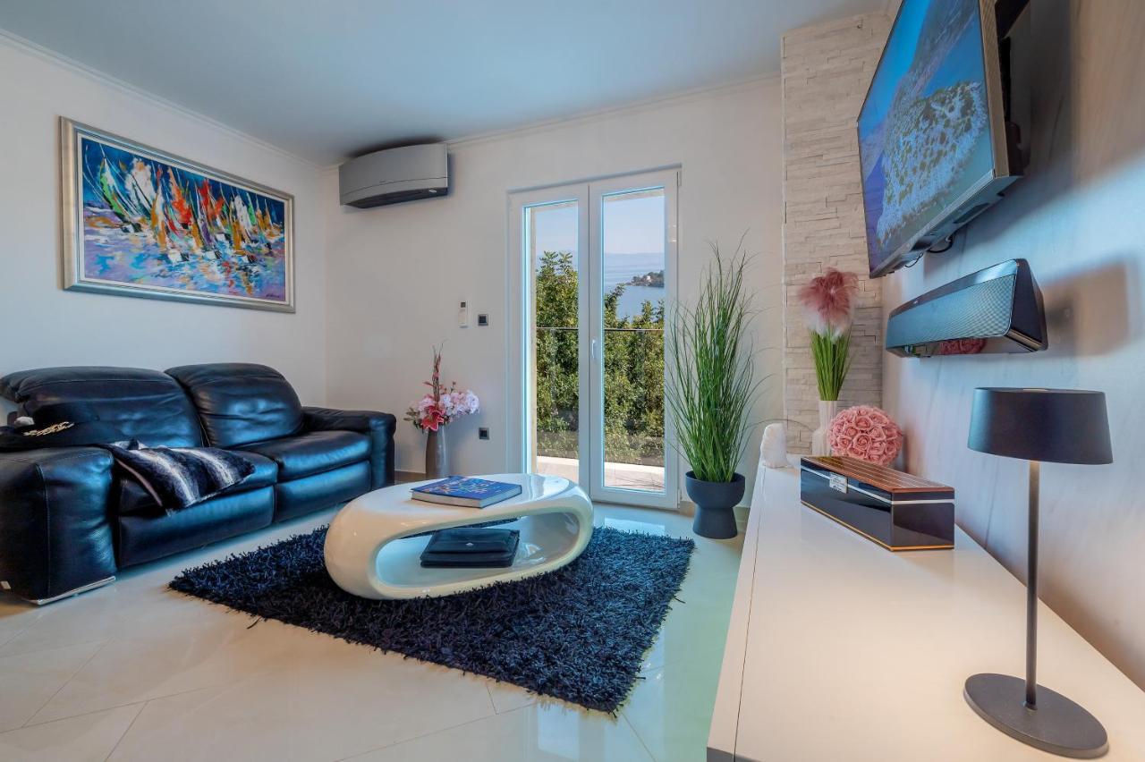 Uniquely Designed Villa Ivana With Outdoor Jacuzzi Nearby The Pebble Banje Beach At The Island Of Solta Rogac Ngoại thất bức ảnh
